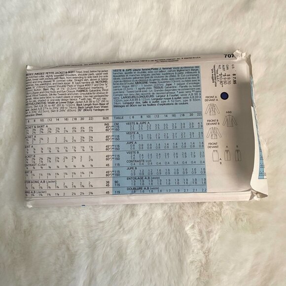 2 Vogue Sewing Patterns - Picture 3 of 5